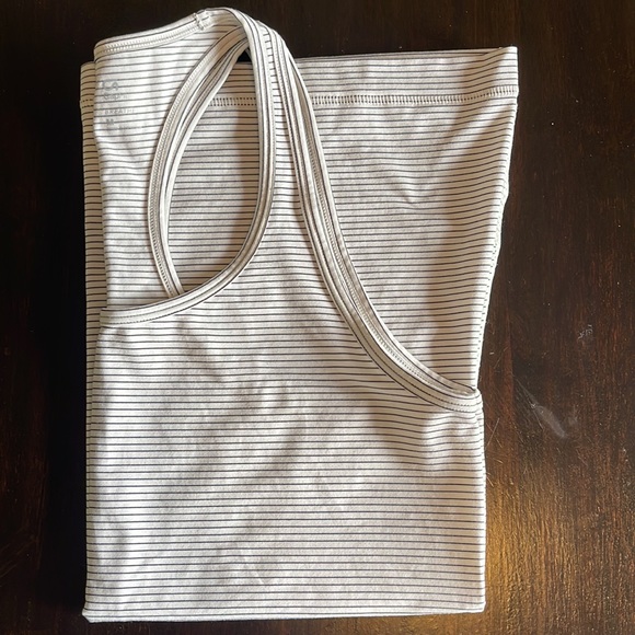 GAP Tops - Gapfit BREATHE workout tank Size Medium